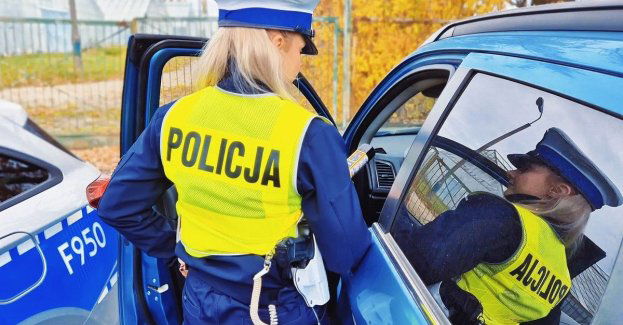 Drift na rondzie Solidarności. 26 letni kierowca stracił prawo jazdy