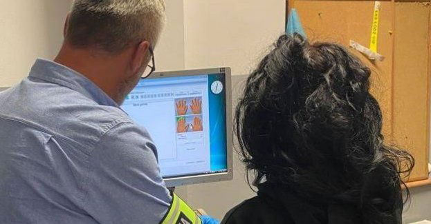 Ugodziła kuzyna nożem – teraz odpowie przed sądem