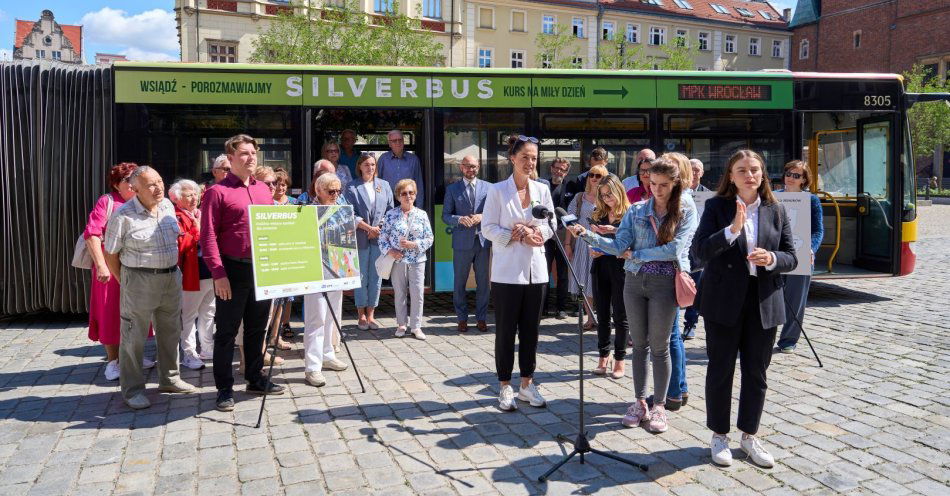 zdjęcie: SILVERBUS rusza we Wrocławiu! Czas na kawę i śniadanie / fot. nadesłane
