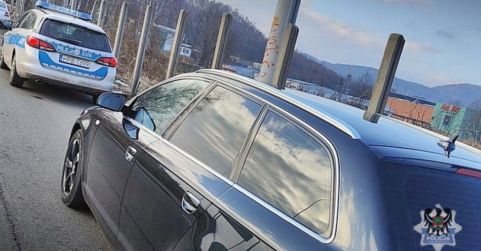 zdjęcie: Wczoraj w ręce wałbrzyskich policjantów wpadło kolejnych dwóch przestępców drogowych. Jeden z nich przekroczył prędkość / fot. KMP w Wałbrzychu