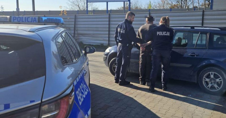 zdjęcie: Pijany kierowca zatrzymany z aktywnym zakazem i bez OC / fot. KPP w Trzebnicy