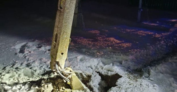 Pijany wjechał w słup energetyczny