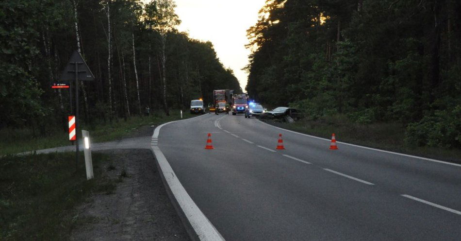 zdjęcie: O krok od tragedii. Groźne zdarzenie z udziałem młodych kierowców. Dwie osoby trafiły do szpitala / fot. KPP w Wyszkowie