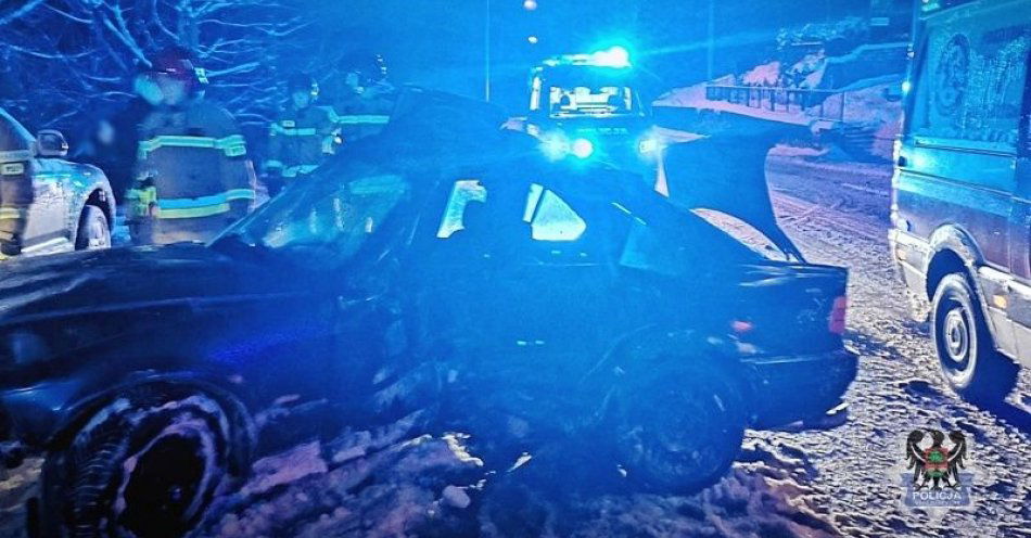 zdjęcie: Główne przyczyny kolizji drogowych to niedostosowanie prędkości do panujących warunków na drodze. Policjanci kolejny raz apelują o zachowanie zasad be / fot. KMP w Wałbrzychu
