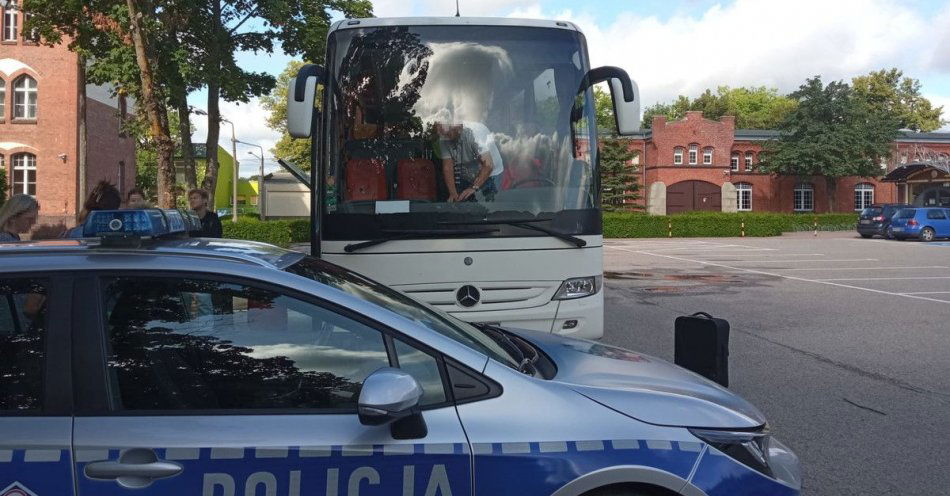 zdjęcie: Organizujesz wycieczkę? Pamiętaj o zgłaszaniu kontroli autobusu! / fot. KPP w Gołdapi