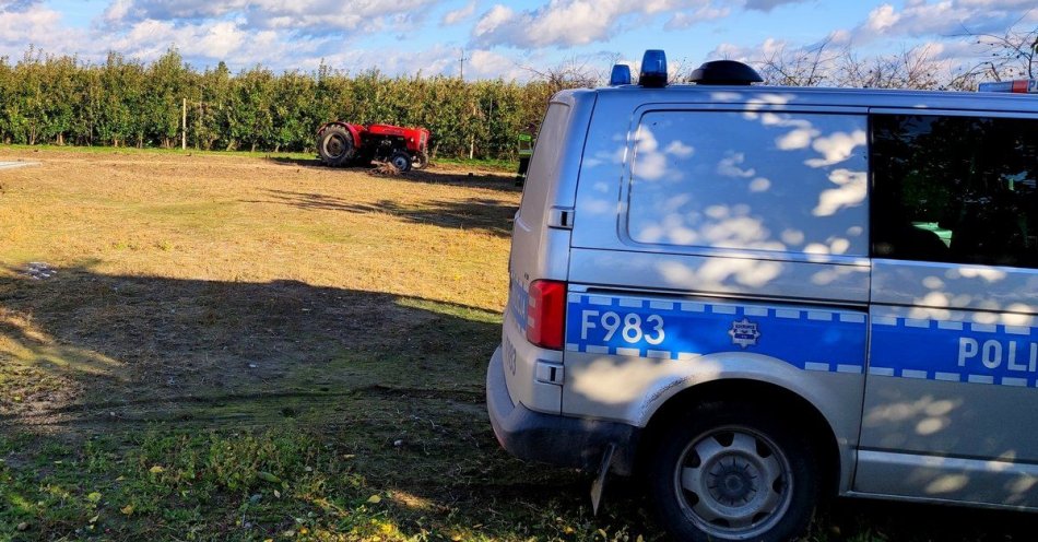 zdjęcie: Rolnik zginął przygnieciony przez traktor / fot. KPP w Rawie Mazowieckiej