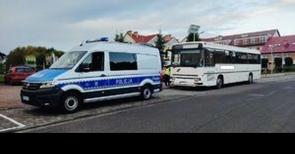 zdjęcie: Stargardzcy funkcjonariusze przeprowadzili kontrolę szkolnych autobusów na terenie gminy Chociwel / fot. KPP w Stargardzie