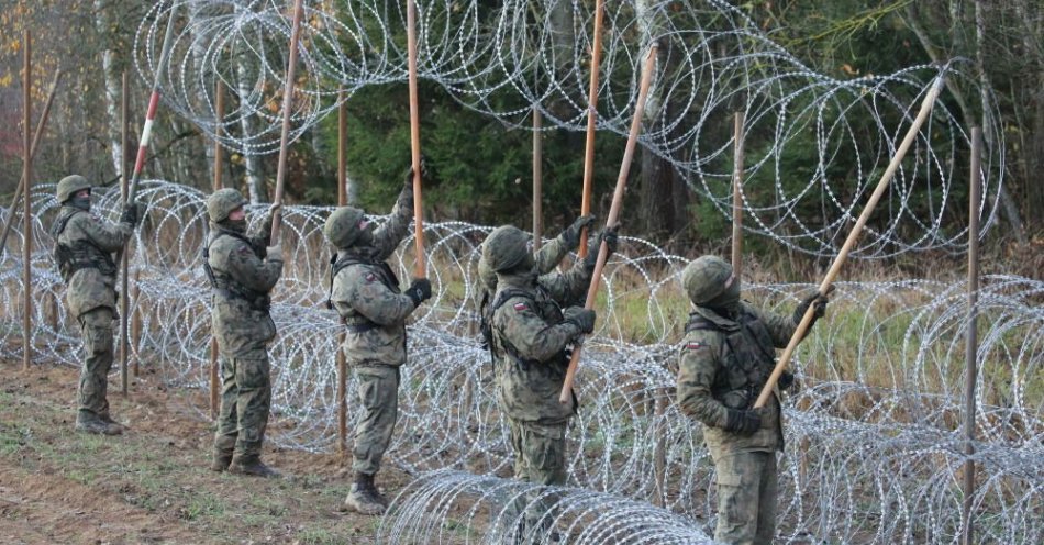 zdjęcie: Budowa zapory na granicy z Rosją - mieszkańcy zdziwieni, turyści popierają / fot. PAP