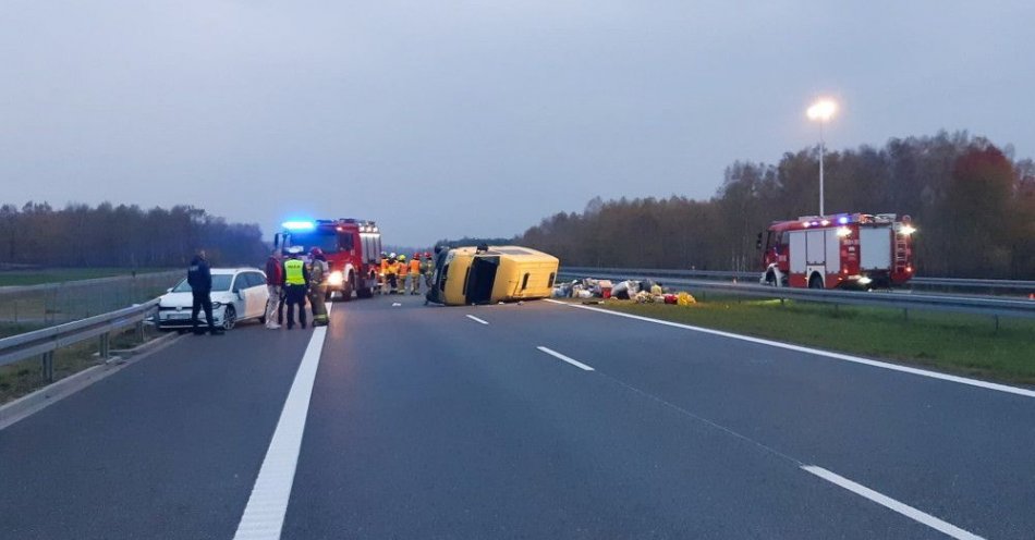 zdjęcie: Śmiertelny wypadek na autostradzie pod Tarnowem; zginęło dziecko / fot. PAP