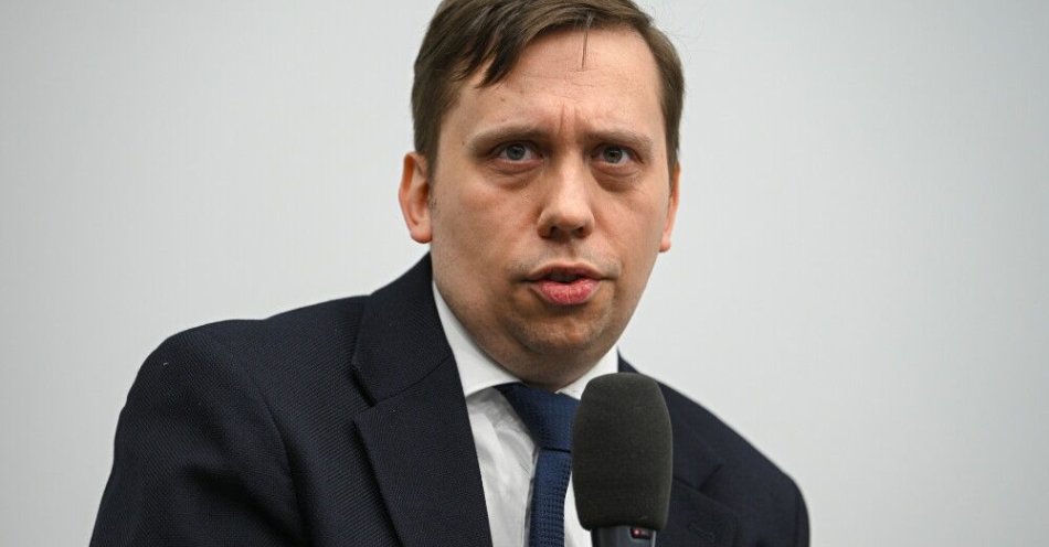 zdjęcie: Ekspert: nowe reguły utrudnią uzupełnianie luki w budżecie NFZ / Warszawa, 07.04.2026. Główny ekonomista Federacji Przedsiębiorców Polskich Łukasz Kozłowski podczas konferencji prasowej dotyczącej projektu ustawy reformującej system ochrony zdrowia w Polsce, ograniczającej lukę finansową w NFZ oraz zabezpieczającej pacjentom dostęp do świadczeń opieki zdrowotnej, 7 bm. w Centrum Prasowym PAP w Warszawie. Konferencja organizowana jest przez Federację Przedsiębiorców Polskich. (mr) PAP/Marcin Obara