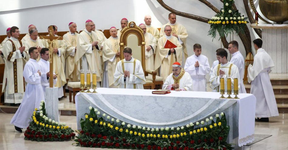 zdjęcie: Jest znakiem pocieszenia w czasach wojny / fot. PAP