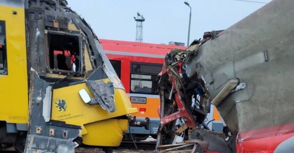 zdjęcie: Poszukujemy świadków katastrofy kolejowej, do której doszło na stacji Gdynia Główna / fot. KMP w Gdyni