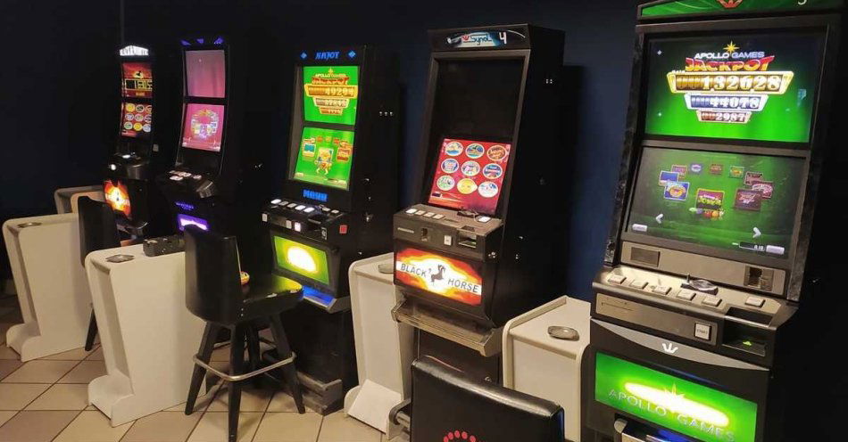 zdjęcie: Policyjna akcja w Międzychodzie: zabezpieczono nielegalne automaty / fot. KPP Międzychód