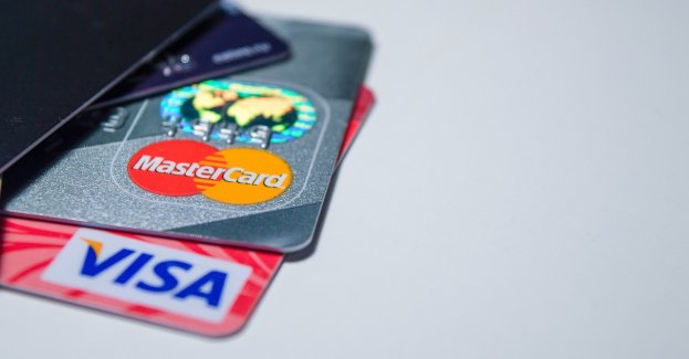 Żądając zwrotu długu, pobił znajomego metalową pałką, ukradł dowód i kartę bankomatową