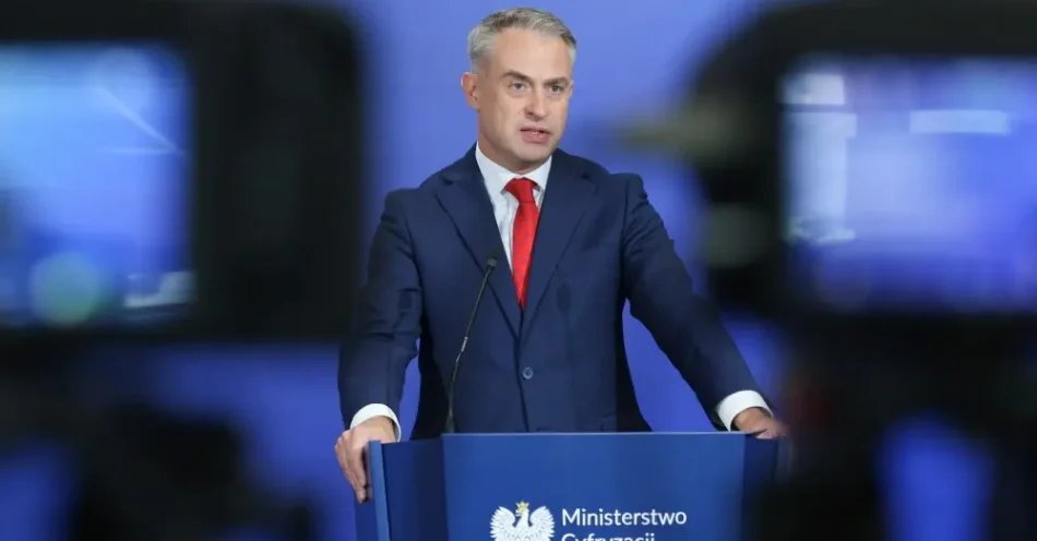 zdjęcie: Gawkowski: Centrum e-Zdrowia rozpoczęło prewencyjną aktualizację certyfikatów do systemu P1 / Warszawa, 12.08.2026. Wicepremier, minister cyfryzacji Krzysztof Gawkowski podczas konferencji prasowej w Warszawie, 12 bm. Konferencja dot. wycieku danych związanego z jedną z firm obsługujących lekarzy i gabinety lekarskie, która to gromadziła dane pacjentów z całej Polski. (mr) PAP/Paweł Supernak