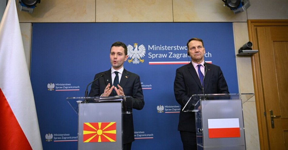 zdjęcie: Szefowie MSZ Polski i Macedonii Północnej rozmawiali m.in. o bezpieczeństwie / Warszawa, 25.03.2026. Wicepremier, minister spraw zagranicznych Radosław Sikorski (P) i minister spraw zagranicznych Macedonii Północnej Timco Mucunski (L) podczas konferencji prasowej w Warszawie, 25 bm. (aldg) PAP/Marcin Obara