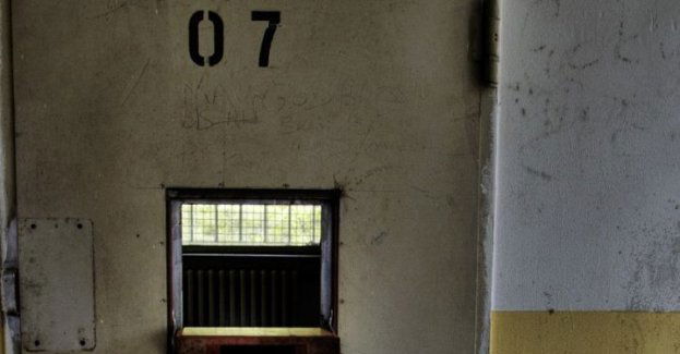 33-latek poszukiwany za oszustwo i do sprawy nielegalnego posiadania broni lub amunicji zatrzymany