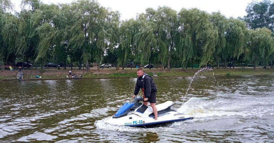 zdjęcie: Regaty pod nadzorem służb i kontrola plaż / fot. KPP Inowrocław