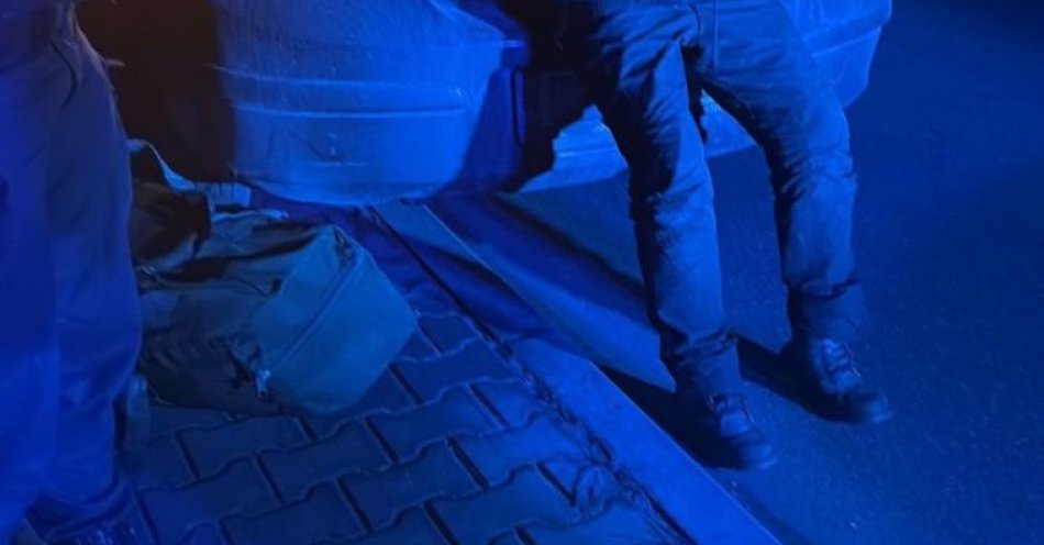 zdjęcie: Policjantka po służbie uratowała wychłodzonego mężczyznę / fot. KPP w Opocznie