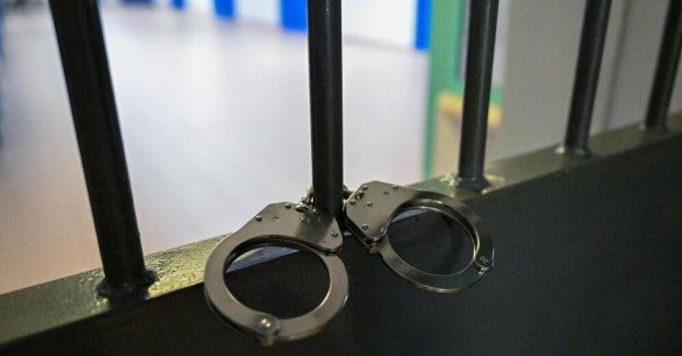 Warszawa: tymczasowy areszt dla 43-latka, który ostrzelał z wiatrówki liceum w Śródmieściu