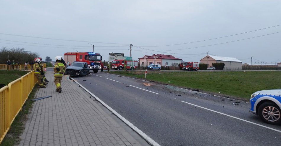 zdjęcie: Groźne zderzenie na drodze 731 w Dębnowoli / fot. KPP w Grójcu