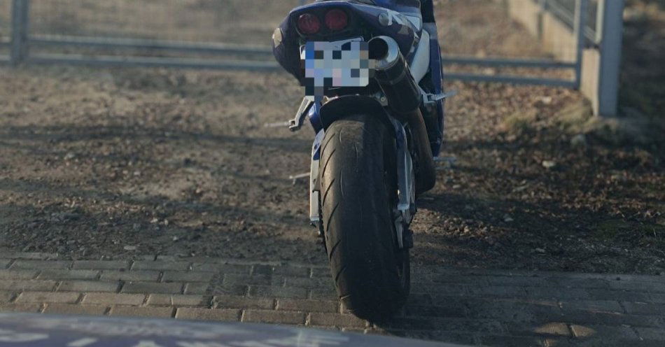 zdjęcie: 19-latek stracił prawo jazdy po pędzeniu motocyklem 105 km/h / fot. KPP w Sochaczewie