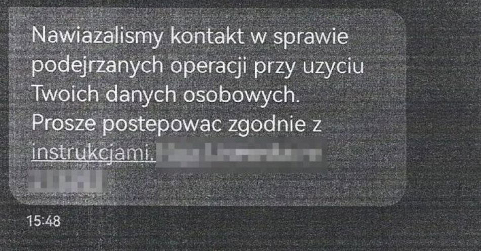 zdjęcie: Po rozmowie z fałszywymi bankowcami stracił prawie 17 000 zł / fot. KMP Zamość