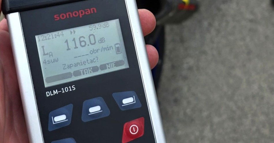 zdjęcie: Motocyklista ukarany za hałas i niebezpieczne wyprzedzanie / fot. KMP w Wadowicach