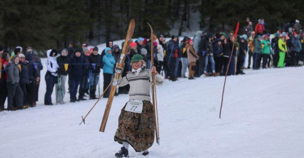 Tatry: narciarskie zawody retro na dawnym sprzęcie i w historycznych strojach