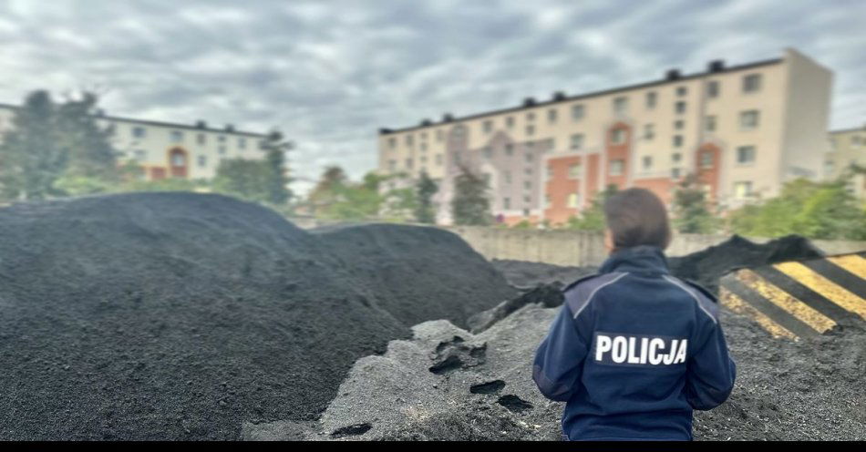zdjęcie: Oszustwa przy zakupie węgla – policjanci apelują o wzmożoną ostrożność / fot. KPP w Pucku