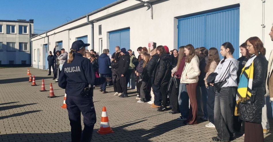 zdjęcie: Tłumy na Dniu Otwartym Komendy Policji w Łosicach / fot. KPP w Łosicach