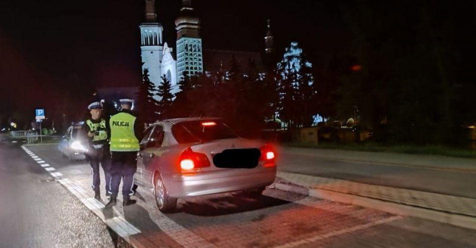 zdjęcie: Nocne kontrole stanu trzeźwości kierujacych / fot. KPP Świebodzin