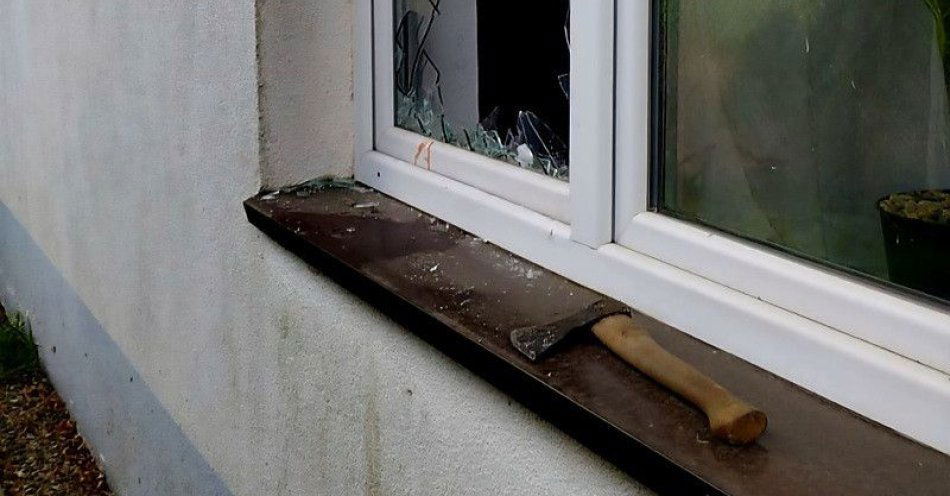 zdjęcie: Naruszenie miru domowego: wtargnął z siekierą i dostał grzywnę / fot. KPP w Ząbkowicach Śląskich