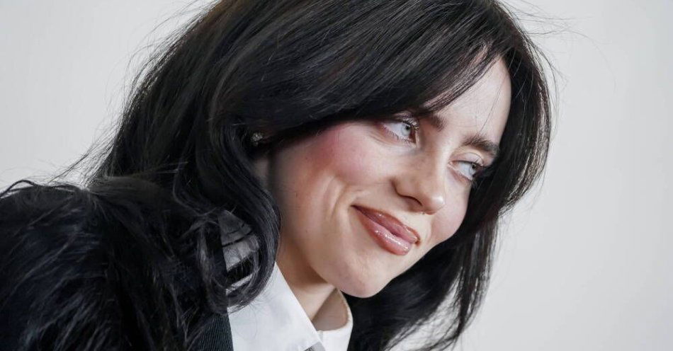 zdjęcie: W Krakowie Billie Eilish koncertuje i czyta zapowiedzi przystanków komunikacji miejskiej / fot. PAP