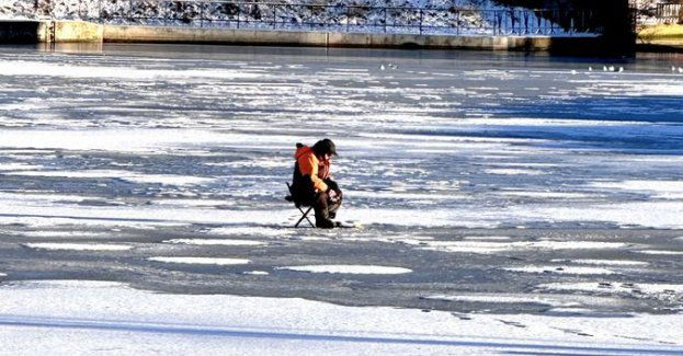 Wejście na skuty lodem akwen jest niebezpieczne i może skończyć się tragicznie