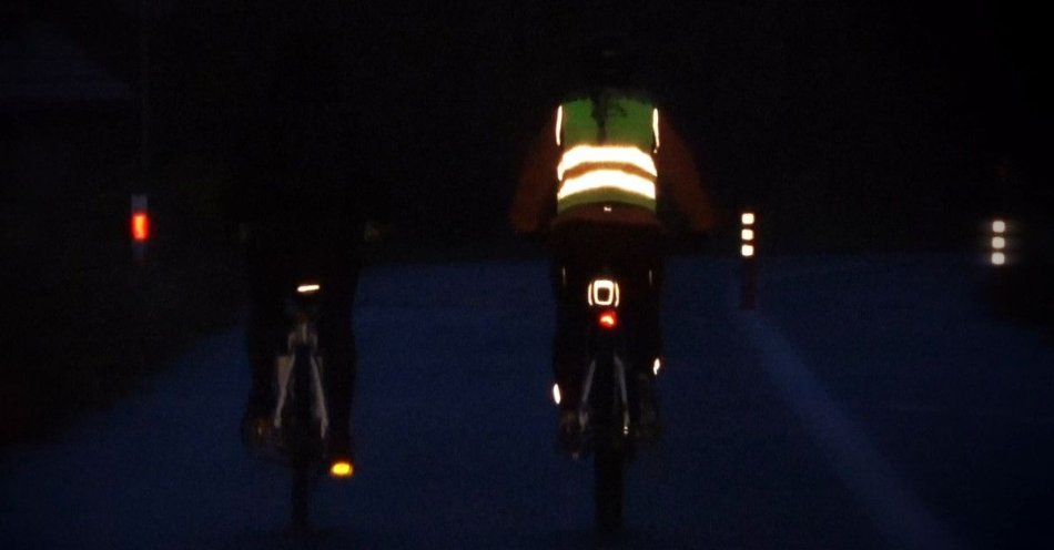 zdjęcie: Załóż kamizelkę odblaskową i wróć bezpiecznie do domu / fot. KPP w Lubinie