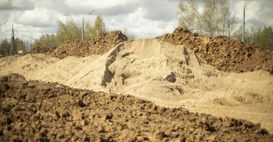 zdjęcie: Drogowcy usuną trzy osuwiska przy drogach S1 i S52 / v9276361