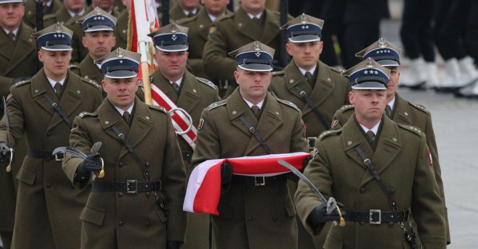 zdjęcie: Przed Grobem Nieznanego Żołnierza rozpoczęły się uroczystości w 106. rocznicę odzyskania niepodległości / fot. PAP