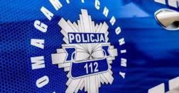 Policjant uratował osobę w wieku 86 lat idącą pod prąd