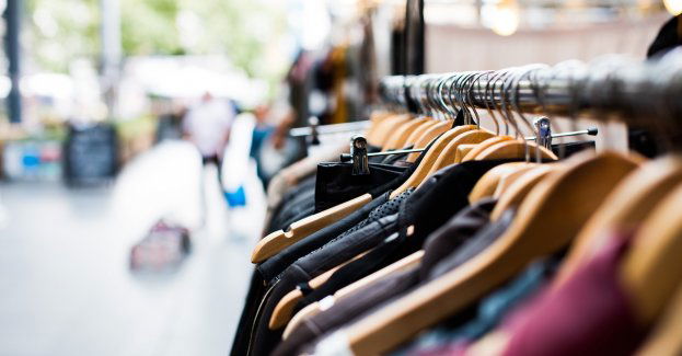 Policja i KAS skonfiskowały podrobioną odzież wartą ponad 1 mln zł