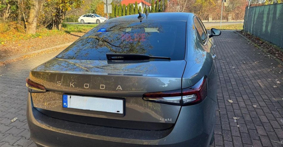 zdjęcie: 214 km/h w gęstej mgle. Recydywista zatrzymany przez policję / fot. KMP w Płocku