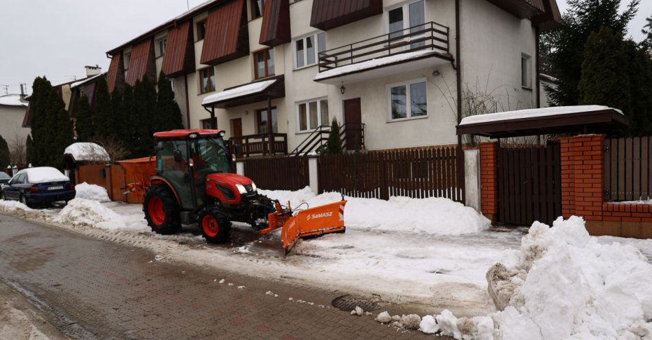 zdjęcie: Wywożenie zalegającego śniegu / fot. nadesłane