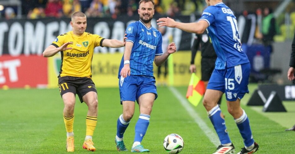 zdjęcie: Ekstraklasa piłkarska - remis Lecha z GKS, walka o tytuł do ostatniej kolejki / fot. PAP