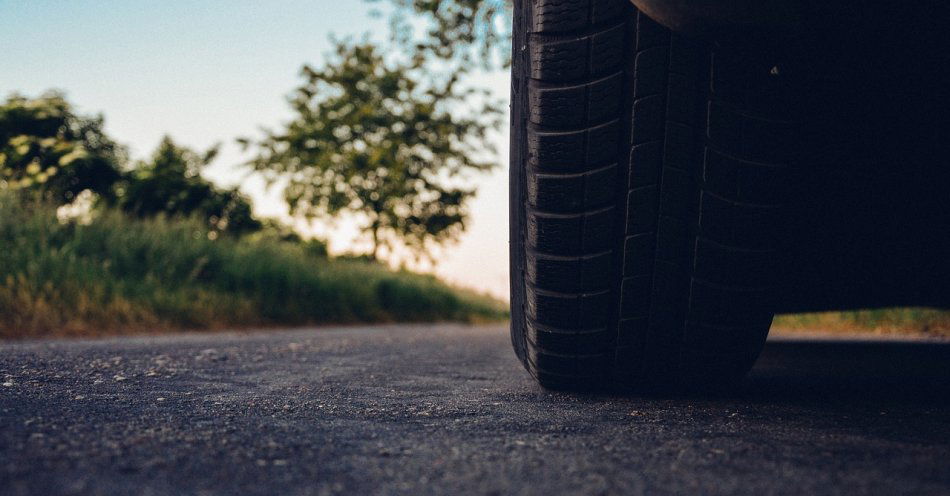zdjęcie: Niebezpieczna sytuacja na S3. 13-latki szły pasem awaryjnym ekspresówki / pixabay/932455
