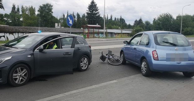 Nieustąpienie pierwszeństwa przyczynami dwóch zdarzeń z udziałem cyklistów