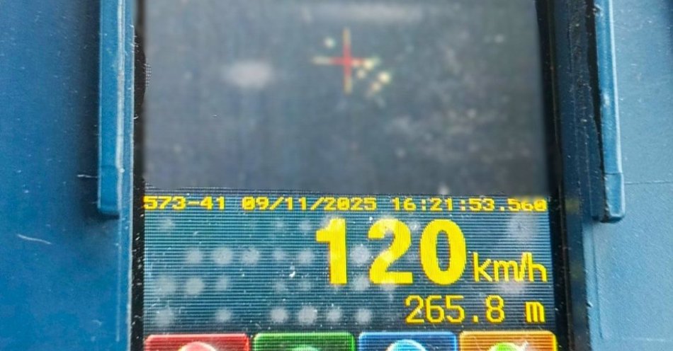 zdjęcie: 32 latek stracił prawo jazdy po pędzeniu w obszarze zabudowanym / fot. KPP w Bieruniu