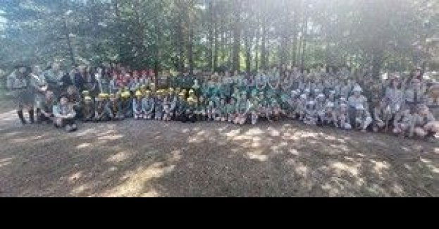 Pajęczański profilaktyk spotkał się z harcerzami podczas obozu w Kuźnicy