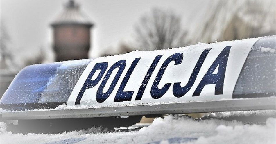 zdjęcie: Zmień styl jazdy z letniego na zimowy. Zadbaj o swój samochód przed zimą! / fot. KPP w Lęborku