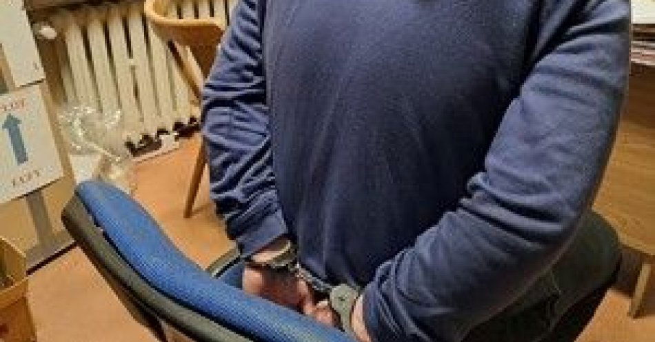 zdjęcie: 37 latek zaatakował przechodniów i ratownika medycznego - został zatrzymany / fot. KPP w Kwidzynie