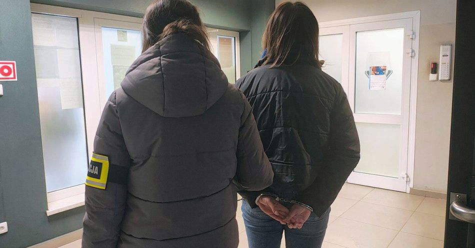 zdjęcie: Pracownice supermarketu zatrzymane za kradzieże towaru / fot. KPP w Opocznie